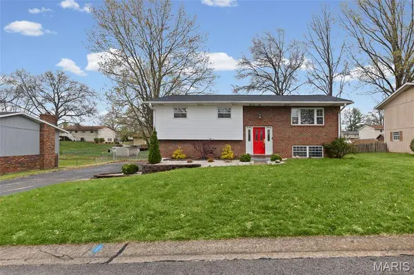 409 Bunker Hill DR, Collinsville, IL 62234