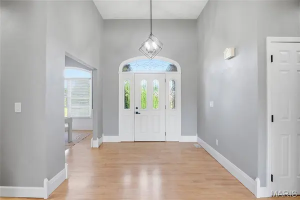 157 Blue Bell LN, Highland, IL 62249