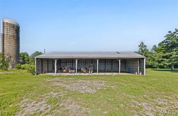 2101 S Spur 127, Greenville, IL 62246