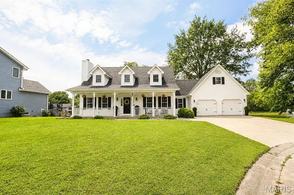 270 Canterbury LN, Highland, IL 62249