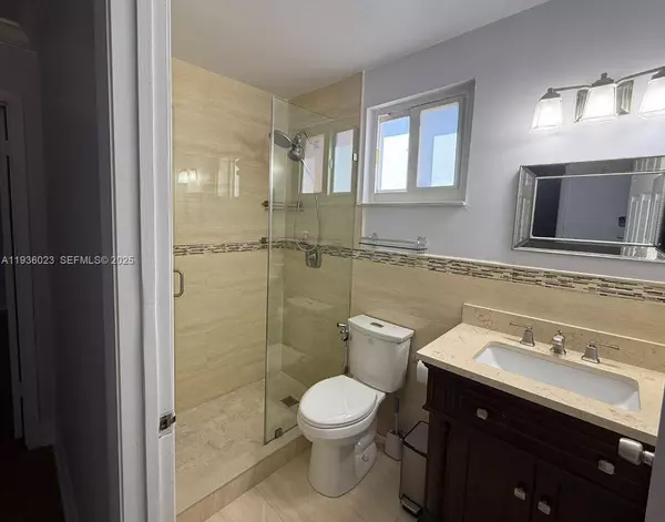 8510 NW 1st Ter, Miami, FL 33126