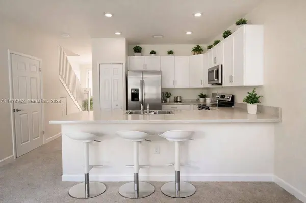 10711 W 32nd Ln #10711, Hialeah, FL 33018