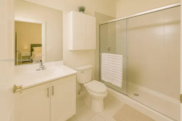 10711 W 32nd Ln #10711, Hialeah, FL 33018