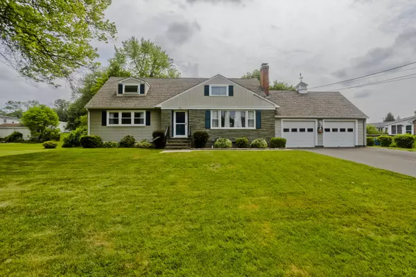182 Central Miami St, West Springfield, MA 01089-2004