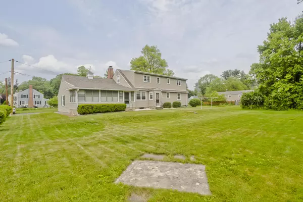 West Springfield, MA 01089-2004,182 Central Miami St