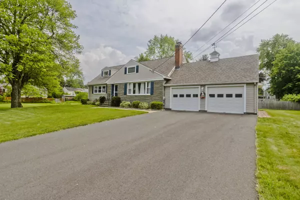 182 Central Miami St, West Springfield, MA 01089-2004