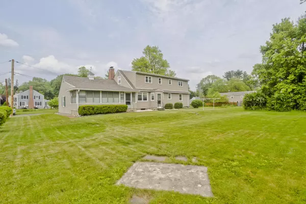 182 Central Miami St, West Springfield, MA 01089-2004