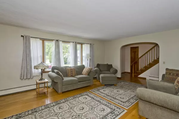 182 Central Miami St, West Springfield, MA 01089-2004