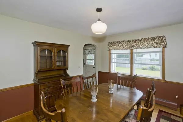 182 Central Miami St, West Springfield, MA 01089