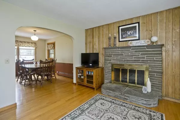 182 Central Miami St, West Springfield, MA 01089