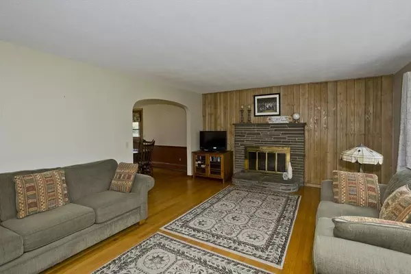 182 Central Miami St, West Springfield, MA 01089