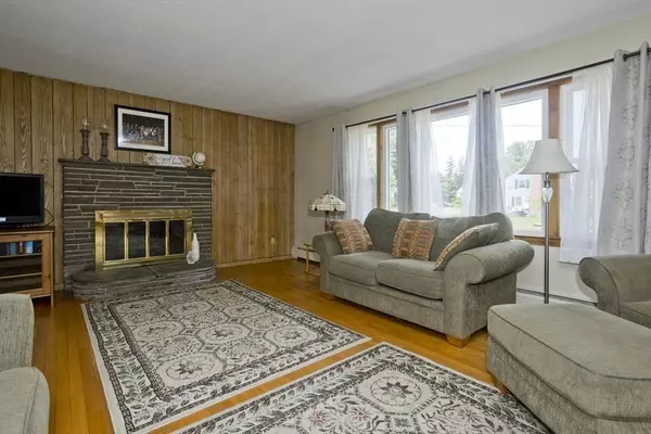 182 Central Miami St, West Springfield, MA 01089