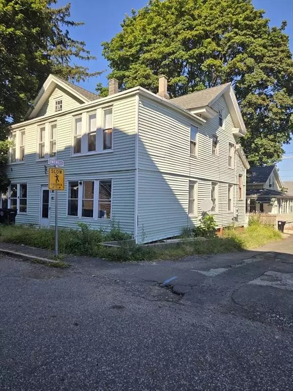 12 School St, Holyoke, MA 01040