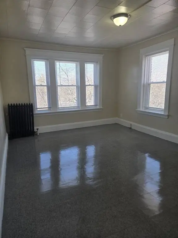 240 Locust Street #4L, Springfield, MA 01108