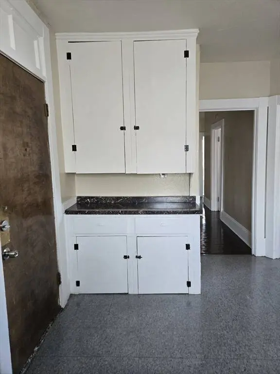 240 Locust Street #4L, Springfield, MA 01108