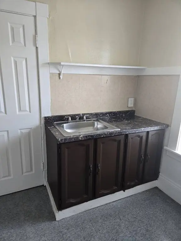 240 Locust Street #4L, Springfield, MA 01108