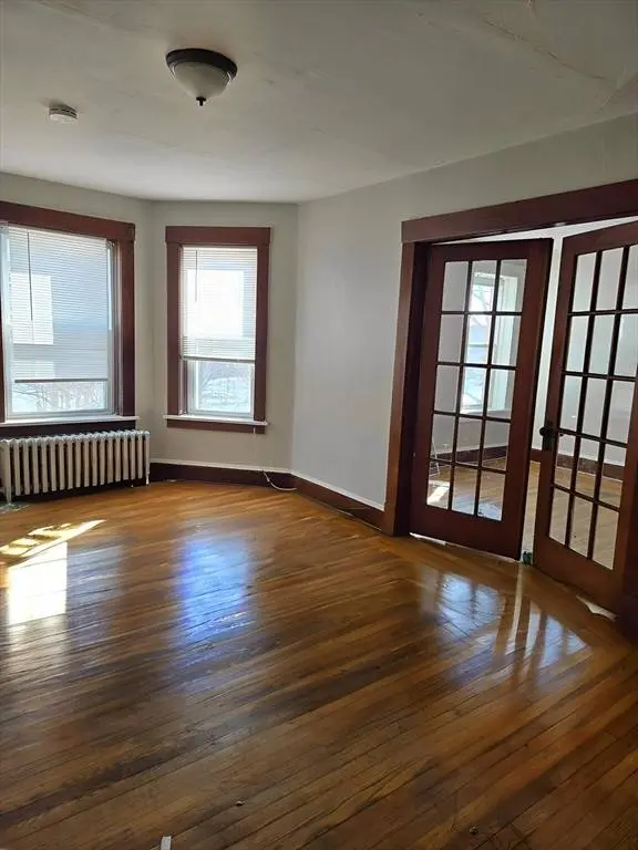 263 Elm Street #3L, Holyoke, MA 01040