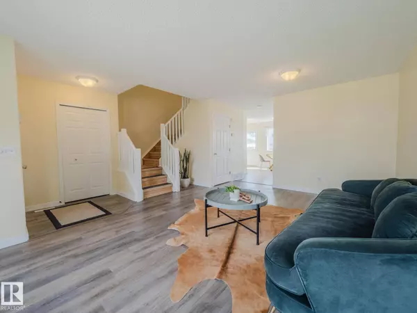 15013 135A ST NW, Edmonton, AB T6V 1N1