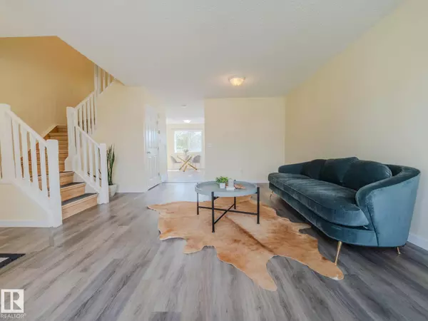 15013 135A ST NW, Edmonton, AB T6V 1N1