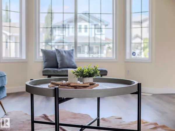 15013 135A ST NW, Edmonton, AB T6V 1N1