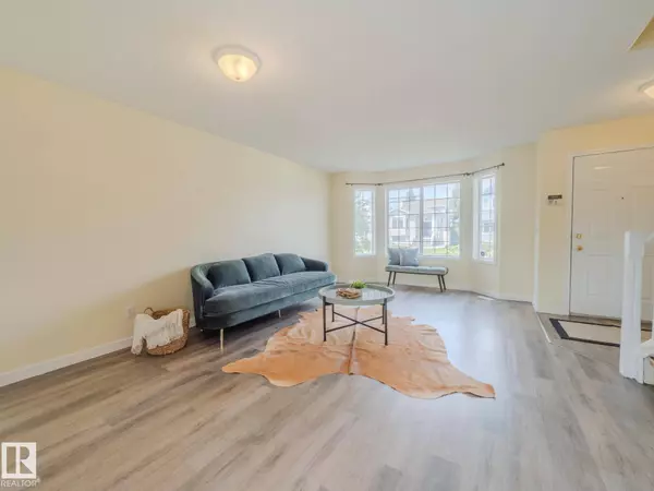 15013 135A ST NW, Edmonton, AB T6V 1N1