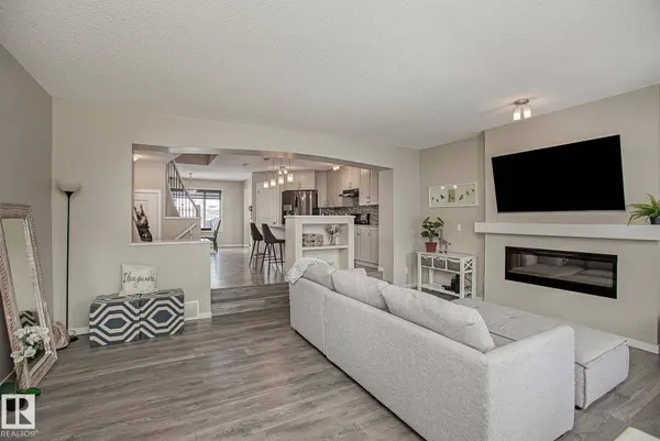 7718 EIFERT CR NW, Edmonton, AB T6M 0W2