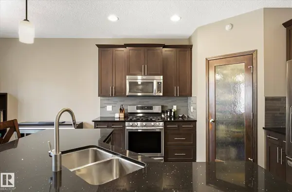 913 GOSHAWK PT NW, Edmonton, AB T5S 0H6