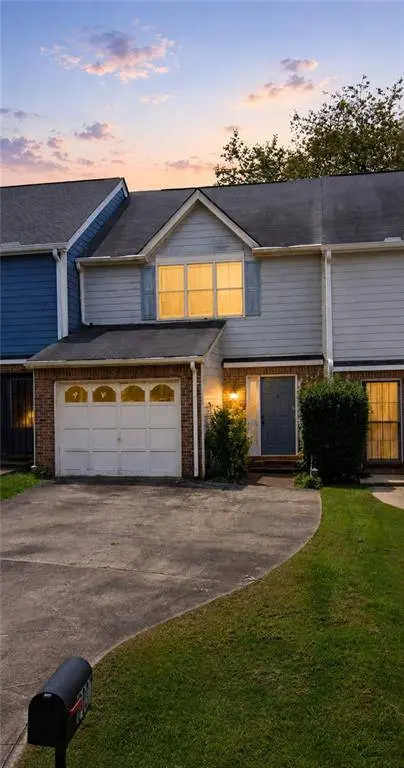 8007 Woodlake DR, Riverdale, GA 30274