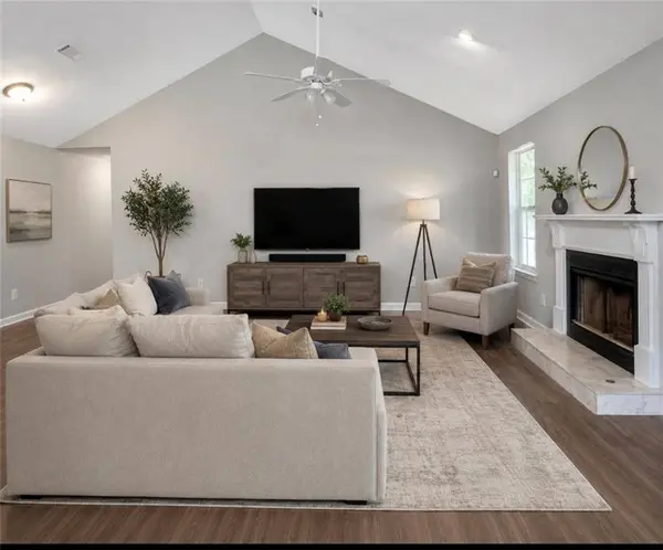 956 Forest PATH, Stone Mountain, GA 30088