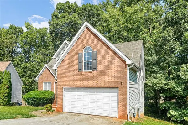 1347 Vine CIR, Mcdonough, GA 30253