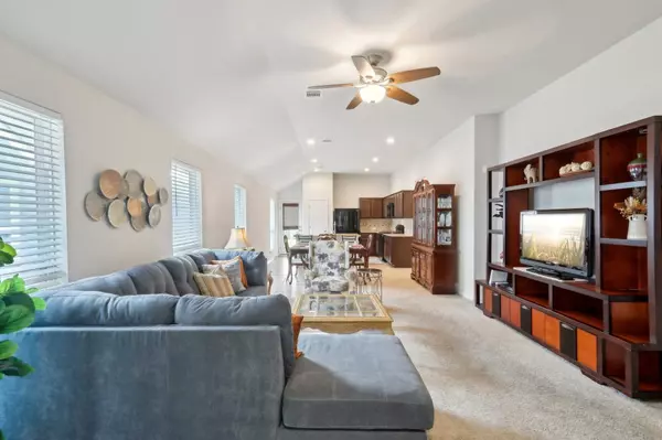 6032 Urbano Bnd, Round Rock, TX 78665-2306