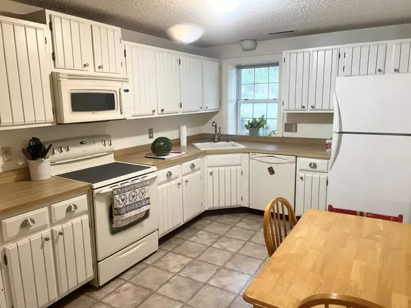 135 Amherst ST #14, Amherst, NH 03031