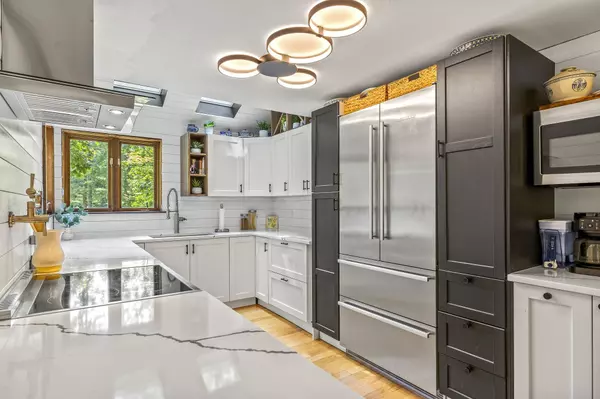 32 Hillside RD, Kingston, NH 03848