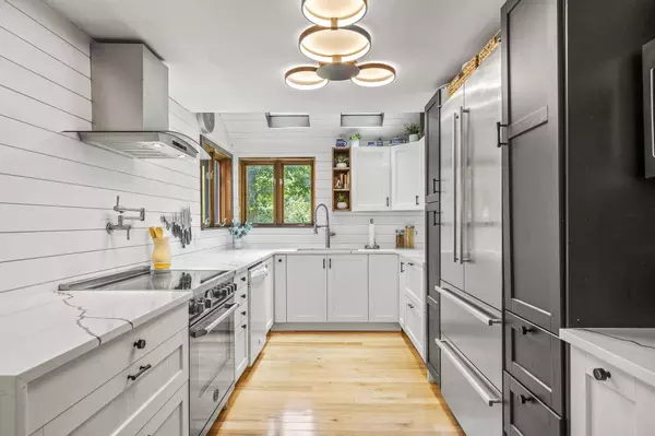 32 Hillside RD, Kingston, NH 03848