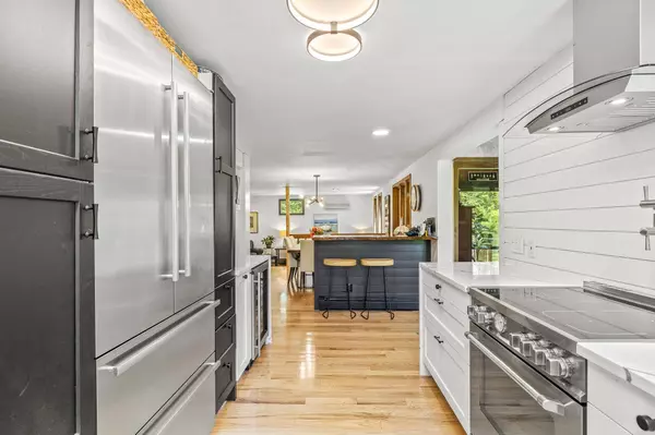 32 Hillside RD, Kingston, NH 03848