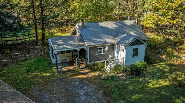 7 Currierville RD, Newton, NH 03858