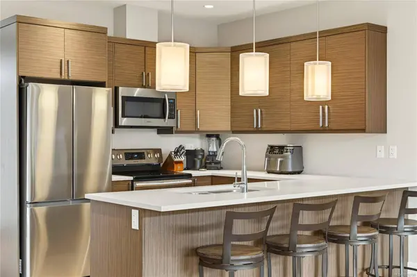 5646 Linley Valley Dr #202, Nanaimo, BC V9T 0K1