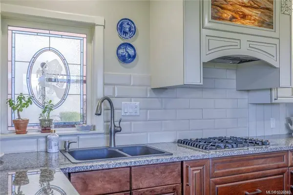 377 Milton St, Nanaimo, BC V9R 2K8