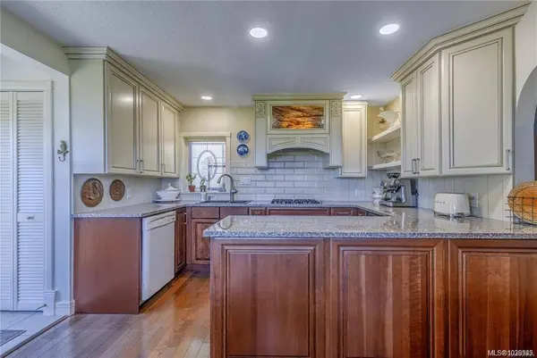 377 Milton St, Nanaimo, BC V9R 2K8