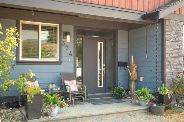 374 Shepherd Ave, Nanaimo, BC V9R 3X1