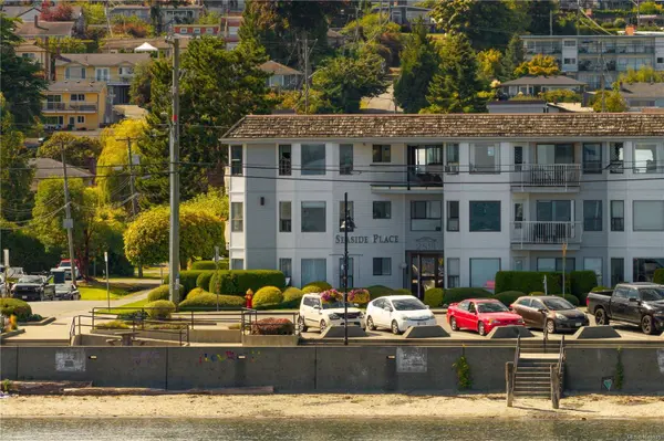 2815 Departure Bay Rd ##308
