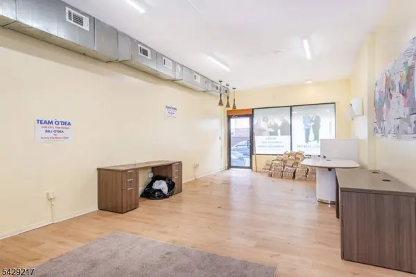 223 Martin Luther King Jr Dr, Jersey City, NJ 07305