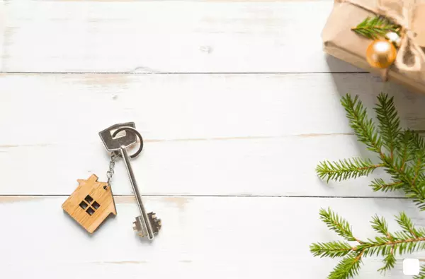 feature image of 10 Reasons to Buy a Home Before the Holidays