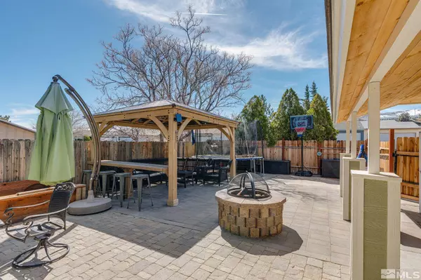 6825 Peppermint Dr, Reno, NV 89506