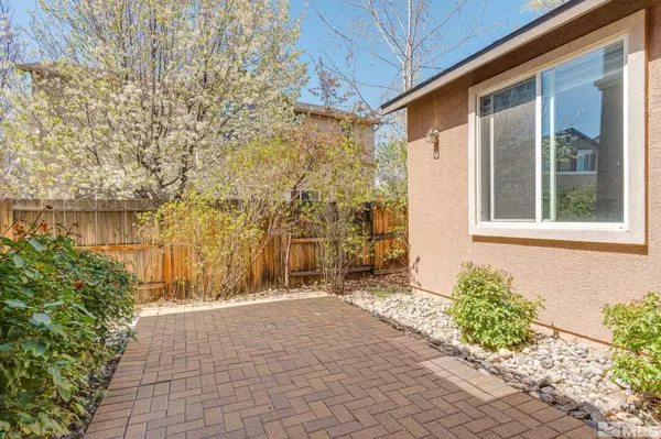 1960 Angel Ridge Dr, Reno, NV 89521