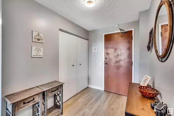 #705 10175 109 ST NW, Edmonton, AB T5J 3P2