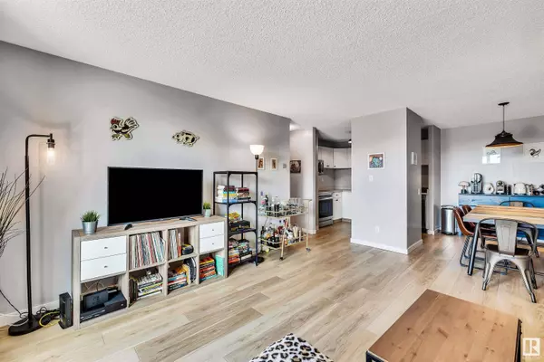 #705 10175 109 ST NW, Edmonton, AB T5J 3P2