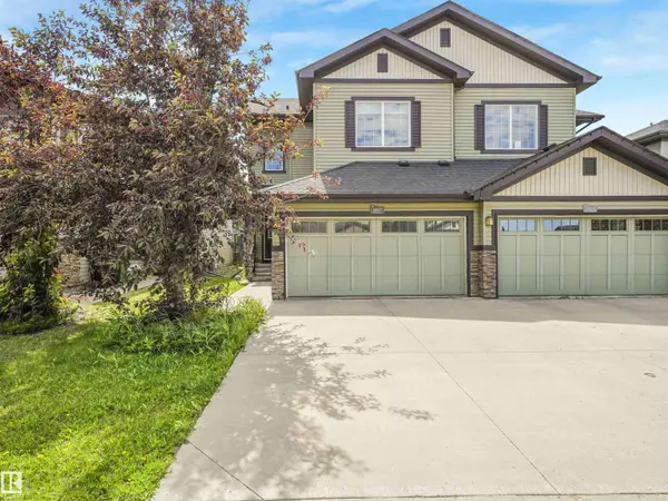 3897 GALLINGER LO NW, Edmonton, AB T5T 4G6
