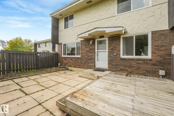 144 ROSELAND VG NW, Edmonton, AB T5E 5R6