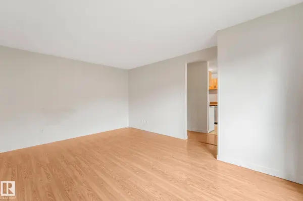 144 ROSELAND VG NW, Edmonton, AB T5E 5R6